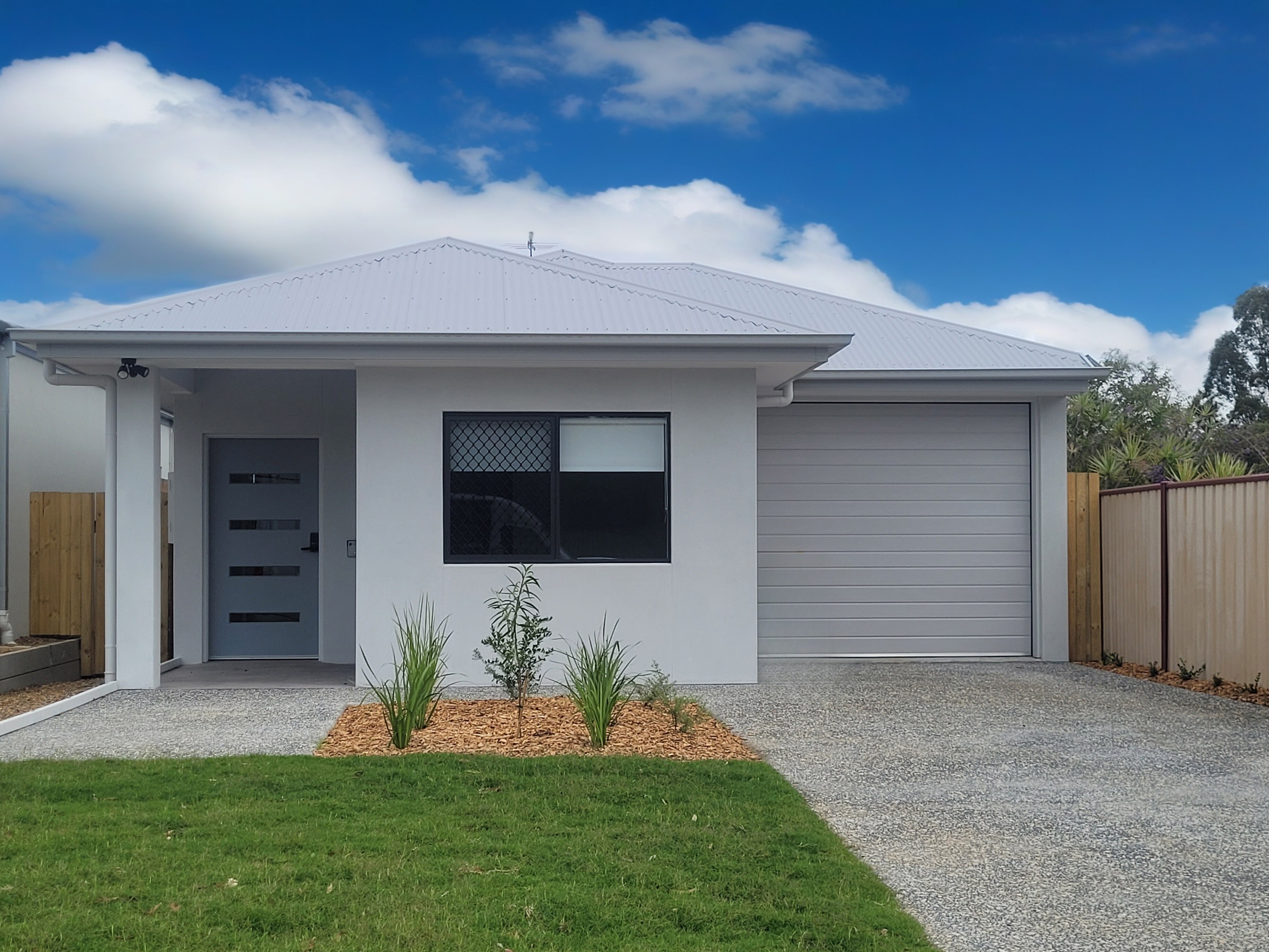 5 Smith St Facade blue sky